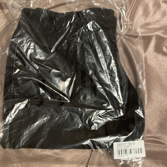NEW J.Jill Faux Leather Ponte Leggings size, small OR size medium - Picture 6 of 7